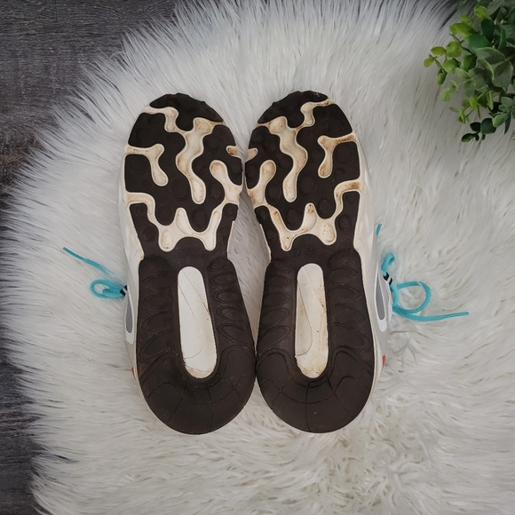 Nike Women's Air Max 270 React "Light Beige/Chalk" size 7.5 - Picture 9 of 14